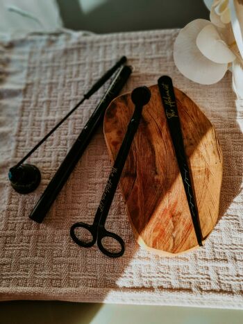 Imagem de Utensílios Para Velas - Aparador de Pavio, Acendedor, Centralizador e Abafador